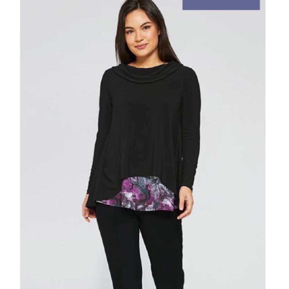 Sympli 16 black long sleeved back slit top